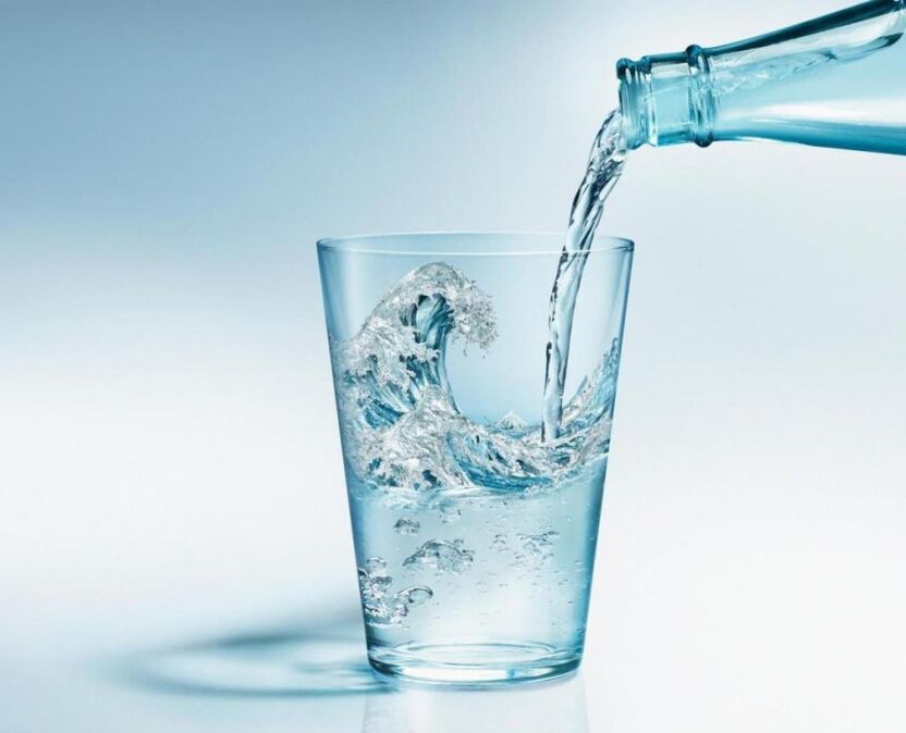 Az ivódiéta alatt sok tiszta vizet kell inni